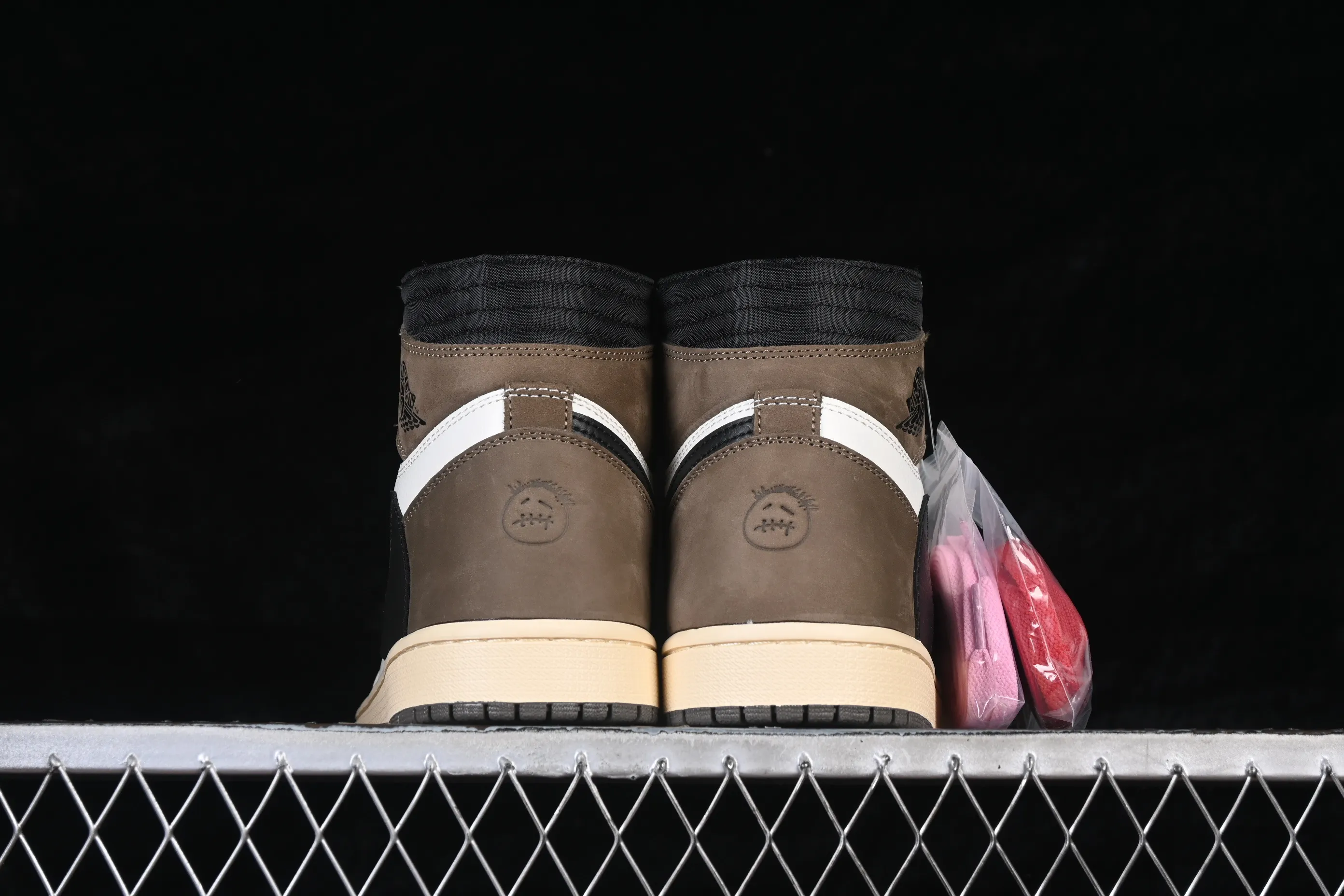 All categories Air Jordan Jordan series basketball shoes Air Jordan 1 High Travis Scott x Air Jordan 1 High OG AJ1 anti-hook high-top basketball shoes CD4487-001